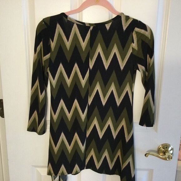 NWT Women’s Small Discreee Brand Knit Top - Picture 5 of 7